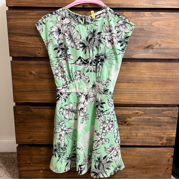 Zara Dress with beautiful print 😍 - Picture 5 of 7